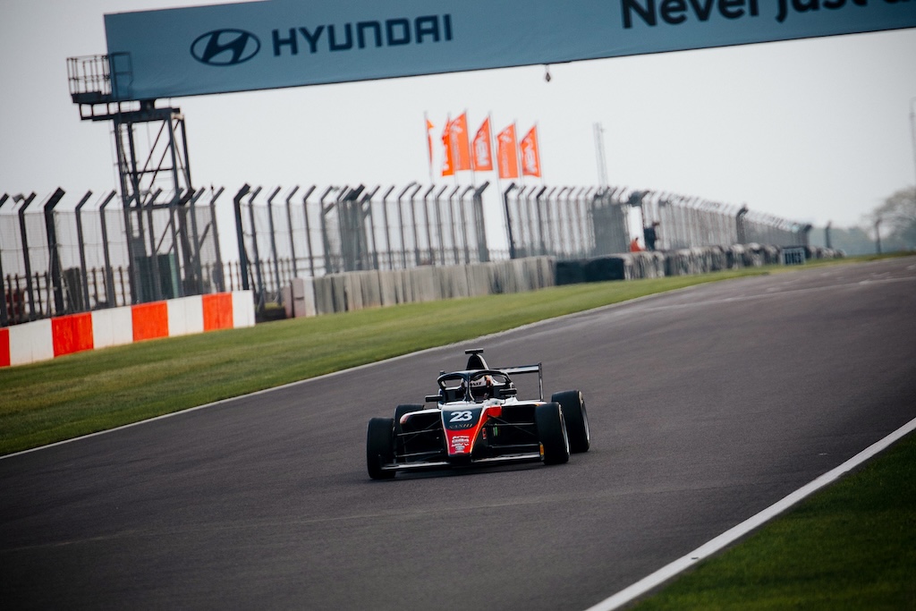 Luca Magnussen sætter forventninger højt inden GB4-finale.
(Foto: Fortec Motorsports)